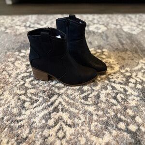Steve Madden Black Ankle Booties with Block Heel
